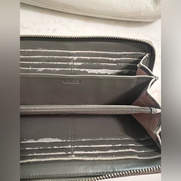 Vintage Coach Ashley White Silver Leather Shoulder Handbag With Matching Wallet - Picture 8 of 11